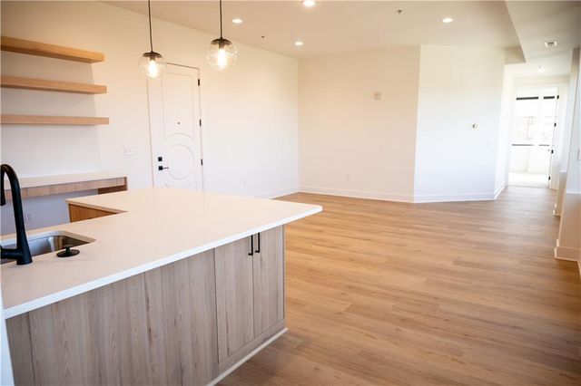 2940 Baltimore Avenue 1504, Kansas City, MO 64108