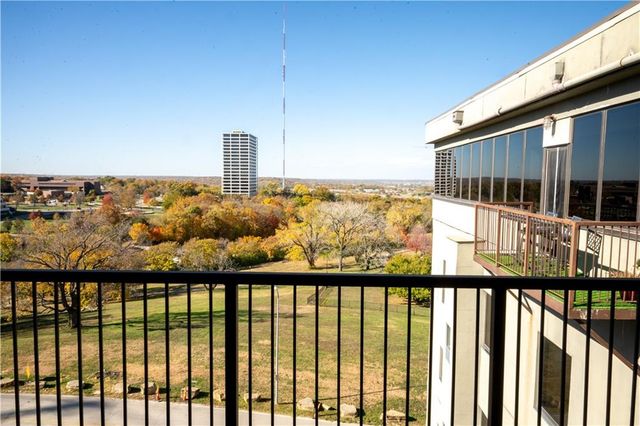 2940 Baltimore Avenue 1504, Kansas City, MO 64108