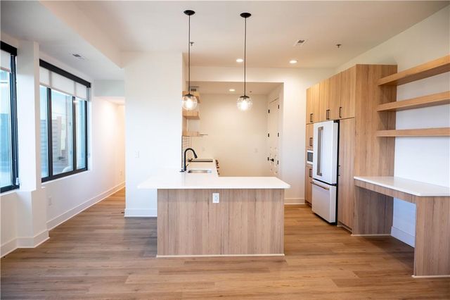 2940 Baltimore Avenue 1504, Kansas City, MO 64108