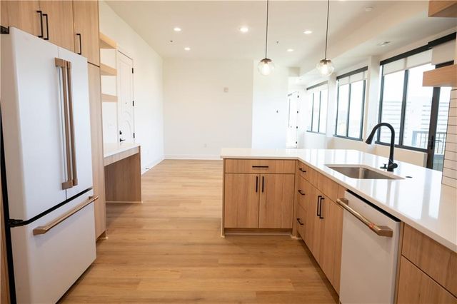 2940 Baltimore Avenue 1504, Kansas City, MO 64108