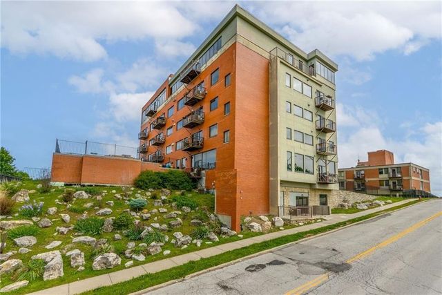 2940 Baltimore Avenue 1504, Kansas City, MO 64108