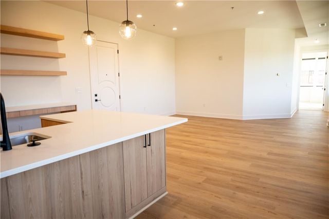 2940 Baltimore Avenue 1504, Kansas City, MO 64108