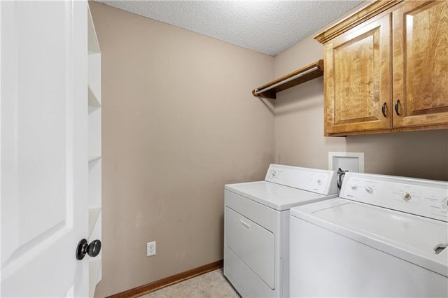9712 E 222nd Street, Peculiar, MO 64078