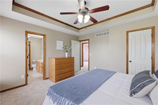 9712 E 222nd Street, Peculiar, MO 64078