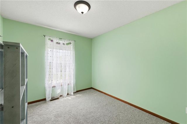 9712 E 222nd Street, Peculiar, MO 64078