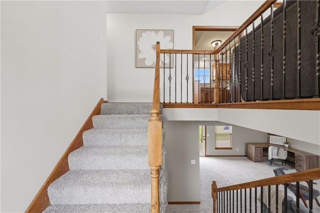 9712 E 222nd Street, Peculiar, MO 64078