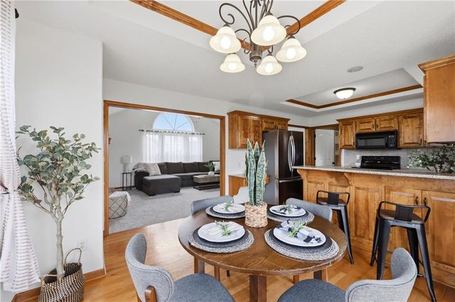 9712 E 222nd Street, Peculiar, MO 64078