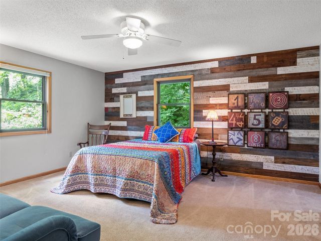 170 Mountain Farm Road, Burnsville, NC 28714