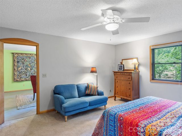 170 Mountain Farm Road, Burnsville, NC 28714
