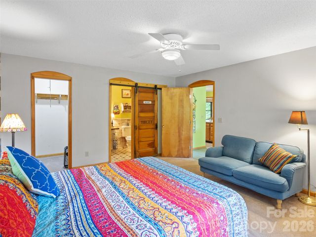 170 Mountain Farm Road, Burnsville, NC 28714