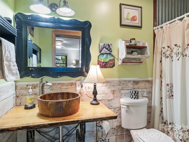 170 Mountain Farm Road, Burnsville, NC 28714