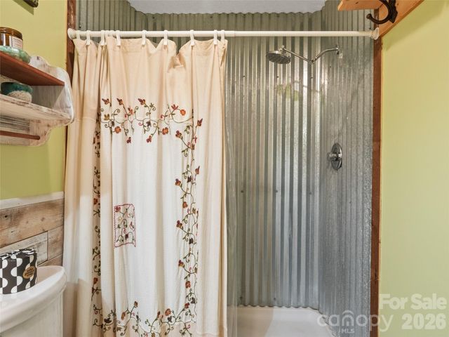 170 Mountain Farm Road, Burnsville, NC 28714