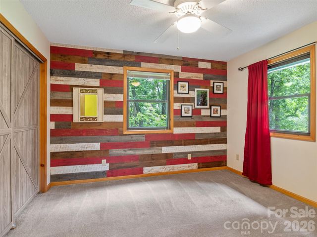 170 Mountain Farm Road, Burnsville, NC 28714