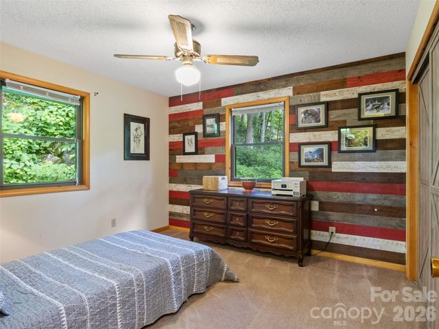 170 Mountain Farm Road, Burnsville, NC 28714