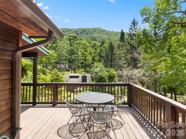 170 Mountain Farm Road, Burnsville, NC 28714