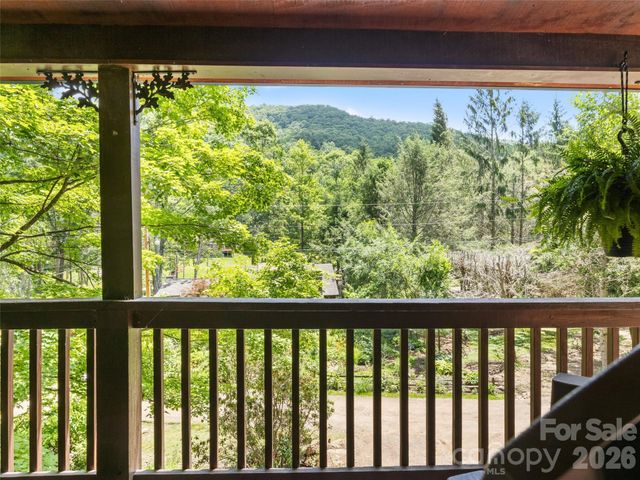 170 Mountain Farm Road, Burnsville, NC 28714