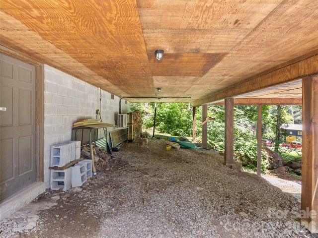 170 Mountain Farm Road, Burnsville, NC 28714