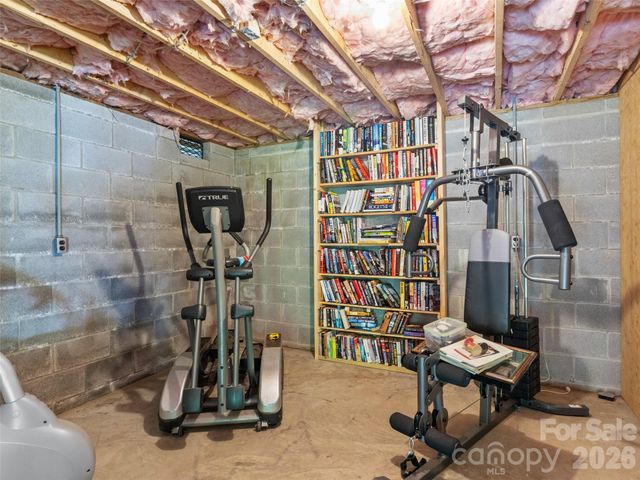 170 Mountain Farm Road, Burnsville, NC 28714