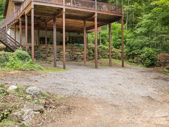 170 Mountain Farm Road, Burnsville, NC 28714