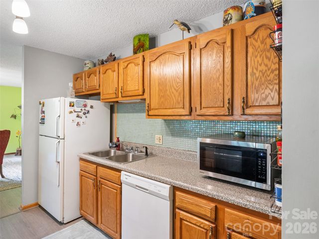 170 Mountain Farm Road, Burnsville, NC 28714