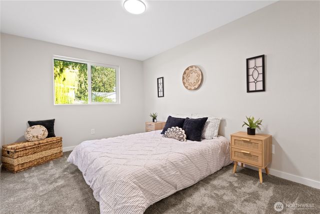 513 NE Cottonwood Drive, Bremerton, WA 98311