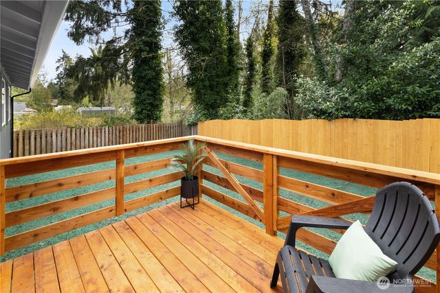 513 NE Cottonwood Drive, Bremerton, WA 98311