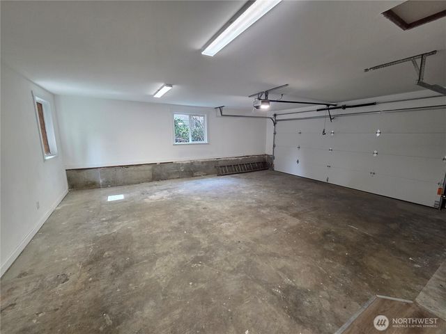 513 NE Cottonwood Drive, Bremerton, WA 98311