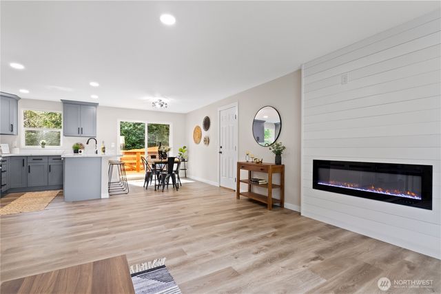 513 NE Cottonwood Drive, Bremerton, WA 98311