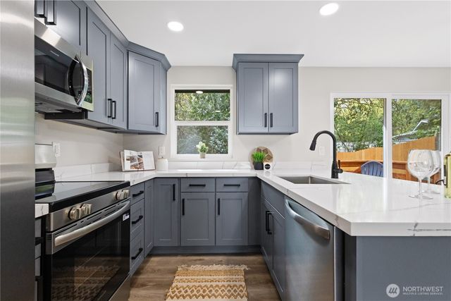 513 NE Cottonwood Drive, Bremerton, WA 98311