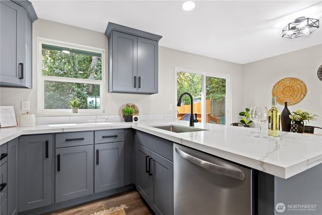 513 NE Cottonwood Drive, Bremerton, WA 98311