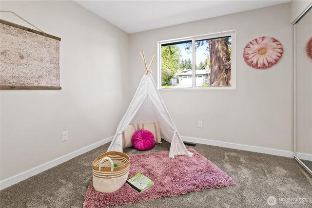513 NE Cottonwood Drive, Bremerton, WA 98311