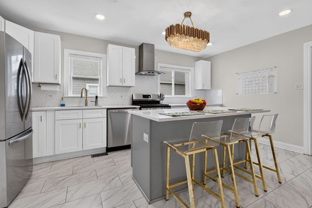 11120 S Albany Avenue, Chicago, IL 60655
