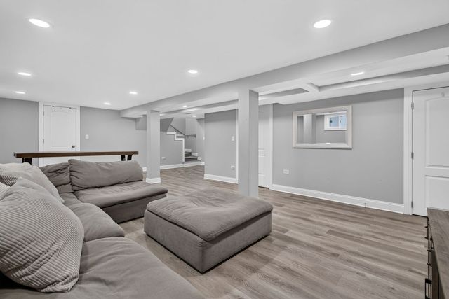11120 S Albany Avenue, Chicago, IL 60655