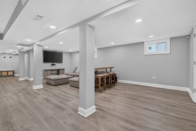 11120 S Albany Avenue, Chicago, IL 60655