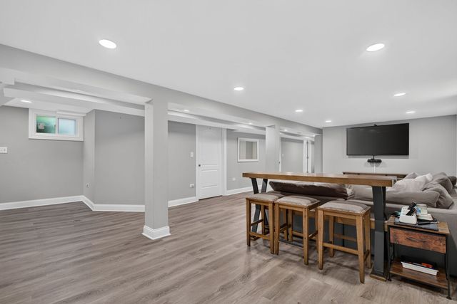 11120 S Albany Avenue, Chicago, IL 60655