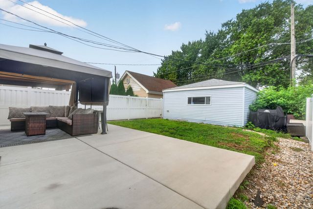 11120 S Albany Avenue, Chicago, IL 60655