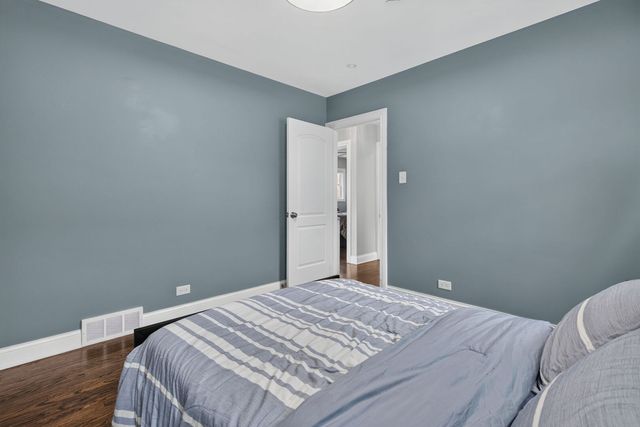 11120 S Albany Avenue, Chicago, IL 60655