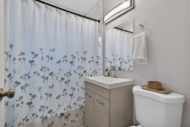 11120 S Albany Avenue, Chicago, IL 60655