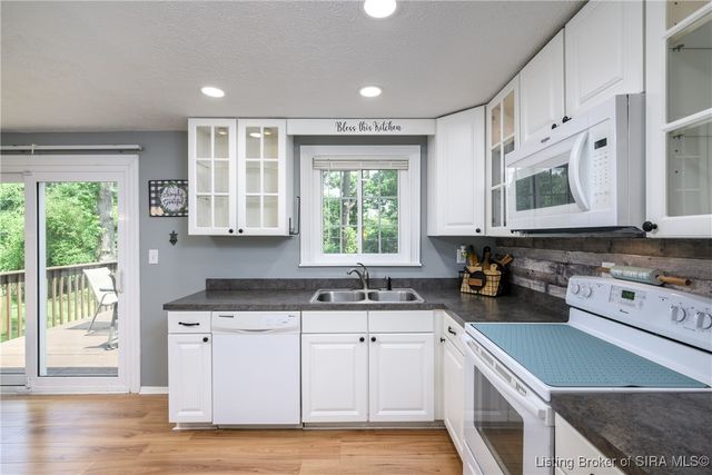 1506 Sportsman Drive, Jeffersonville, IN 47130