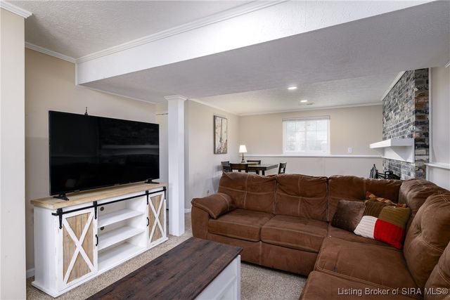 1506 Sportsman Drive, Jeffersonville, IN 47130