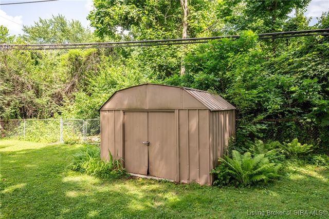 1506 Sportsman Drive, Jeffersonville, IN 47130