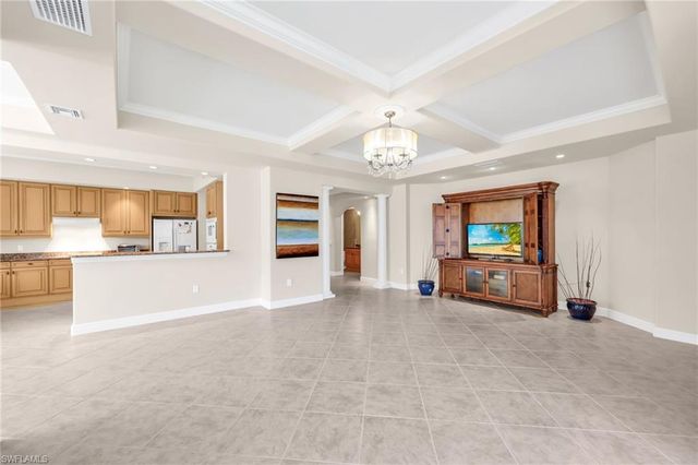 545 Avellino Isles CIR 29102, Naples, FL 34119