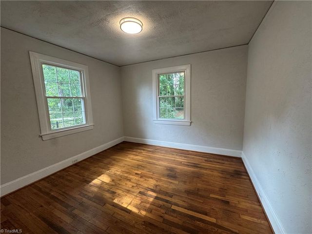 2369 Jefferson Avenue, Winston-salem, NC 27103