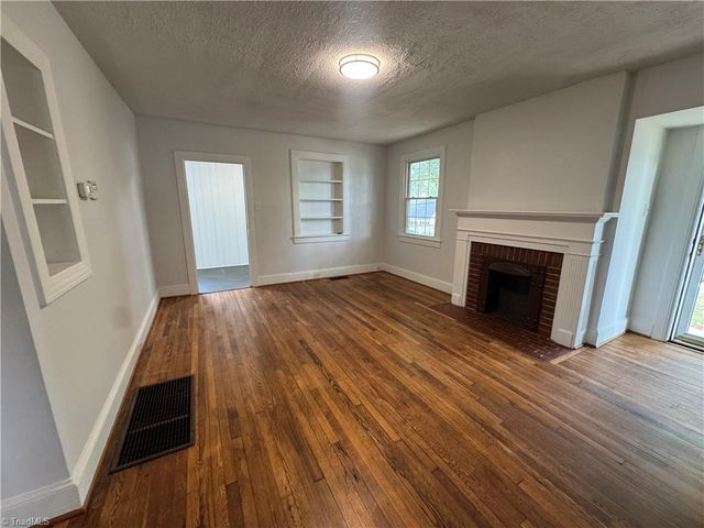 2369 Jefferson Avenue, Winston-salem, NC 27103