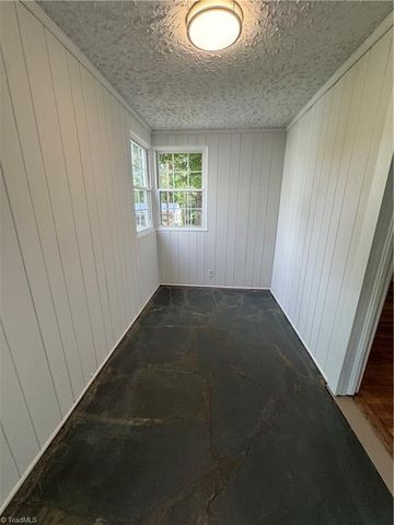 2369 Jefferson Avenue, Winston-salem, NC 27103