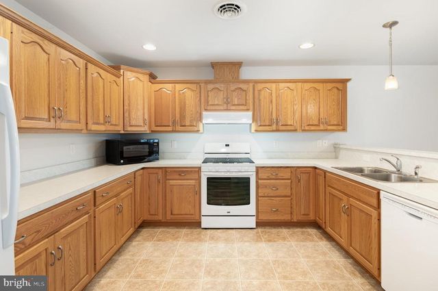 1007 GREAT HALL DR, Lebanon, PA 17042