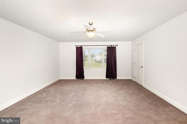1007 GREAT HALL DR, Lebanon, PA 17042
