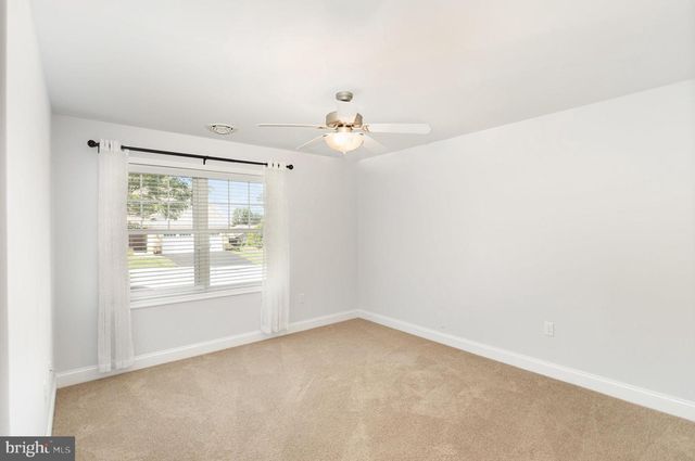 1007 GREAT HALL DR, Lebanon, PA 17042