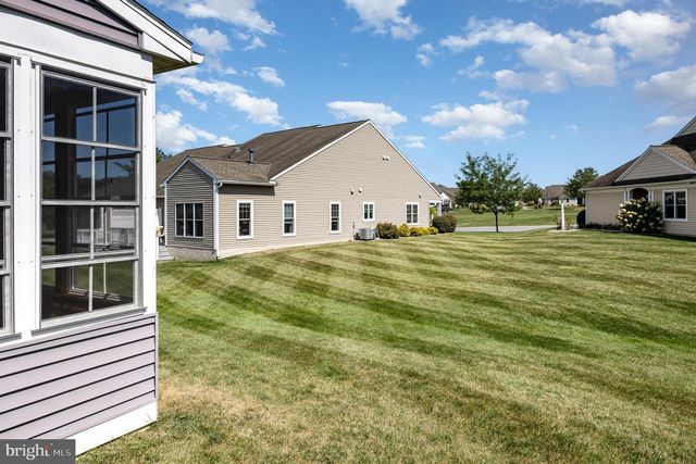 1007 GREAT HALL DR, Lebanon, PA 17042