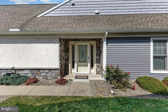 1007 GREAT HALL DR, Lebanon, PA 17042